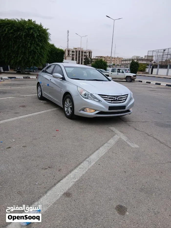 Hyundai Sonata 2012 photo 2