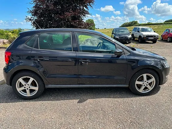 Volkswagen Polo 2010 photo 2