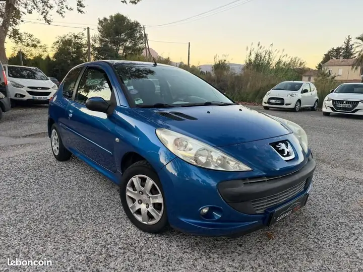 Peugeot 206 2011 photo 2