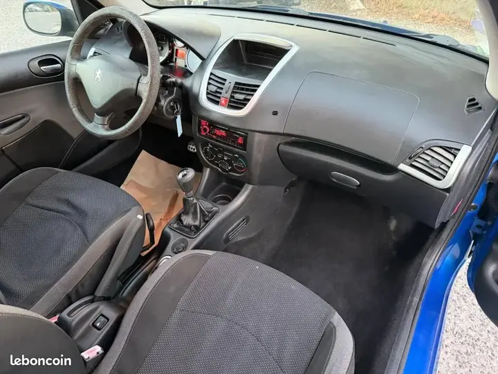 Peugeot 206 2011 photo 5