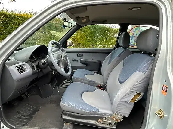 Nissan Micra 2003 photo 4