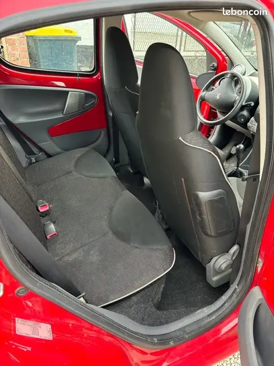 Peugeot 107 2011 photo 3