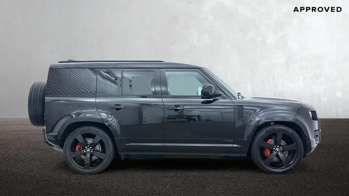Land Rover Defender 110 2025 photo 5
