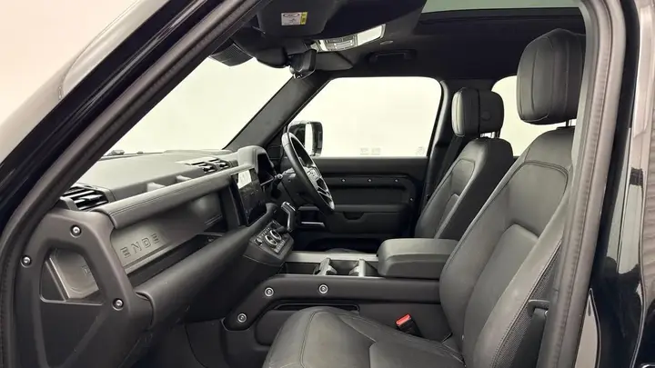 Land Rover Defender 110 2025 photo 3