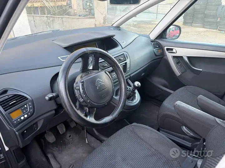 Citroen C4 Picasso 2011 photo 3