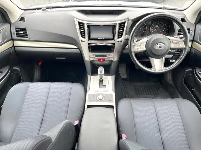 Subaru Legacy Touring Wagon 2011 photo 2