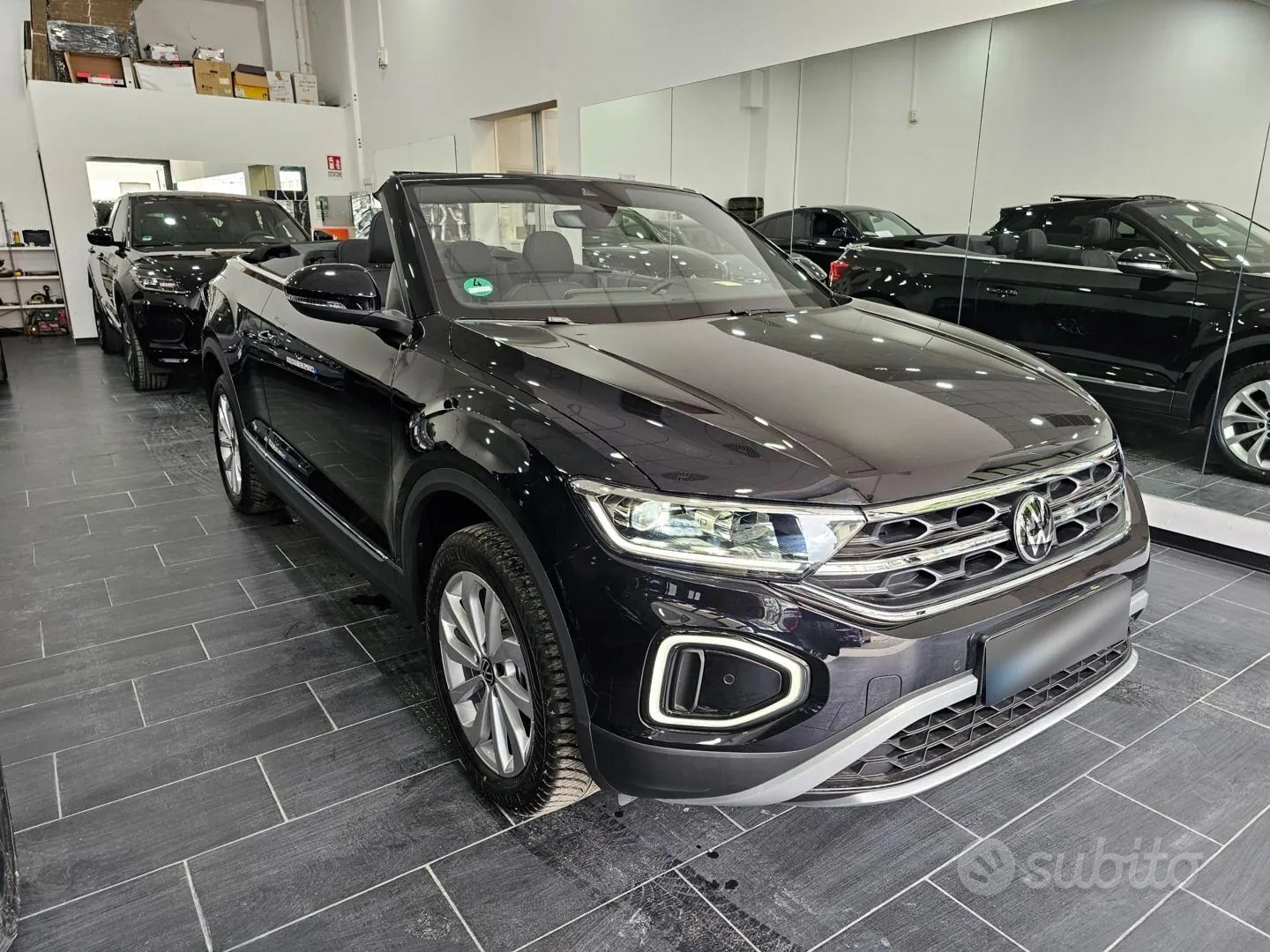 Volkswagen T-Roc 2023 photo 2