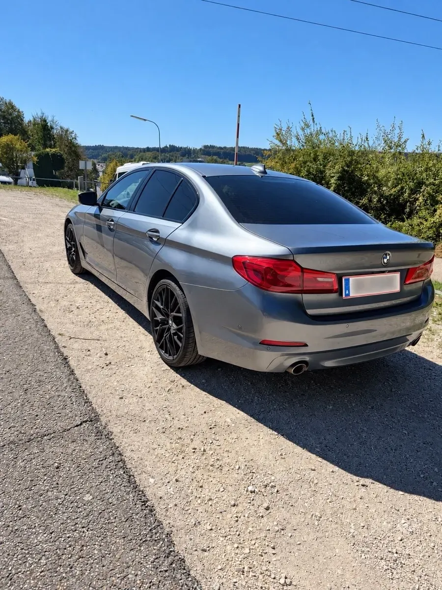 BMW 5 Series 2019 photo 3