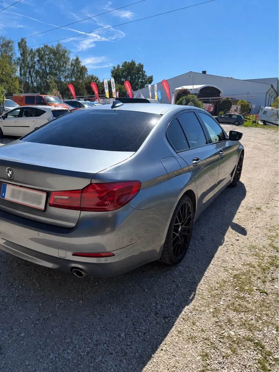 BMW 5 Series 2019 photo 2