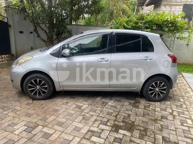 Toyota Vitz 2009 photo 4