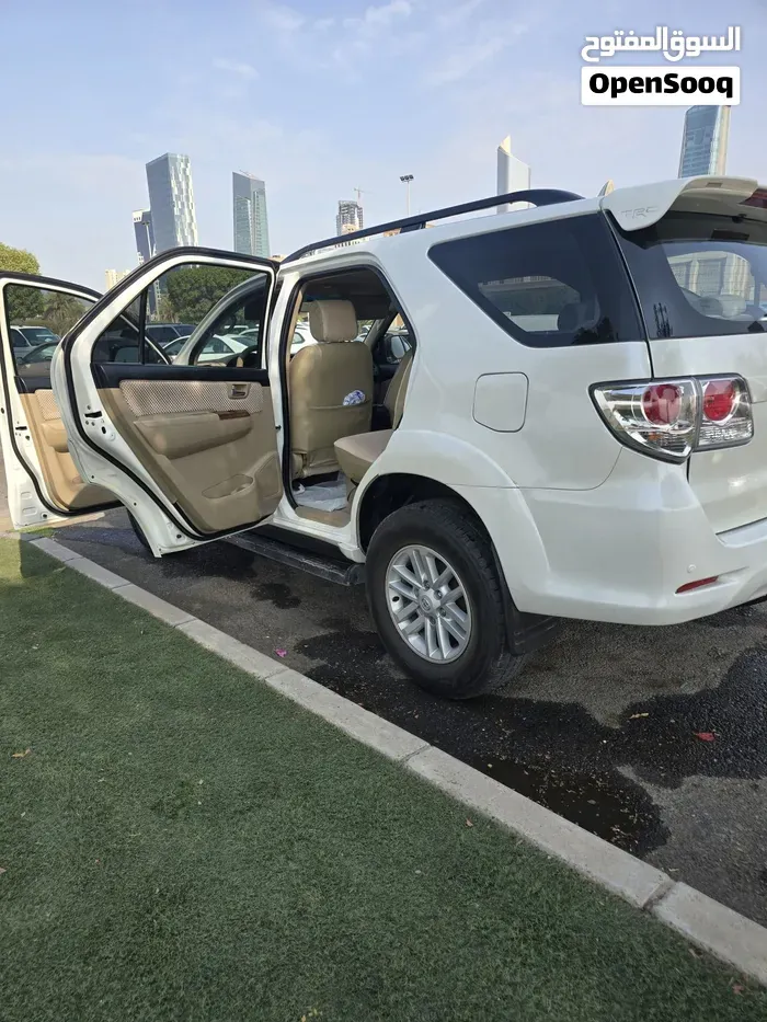 Toyota Fortuner 2014 photo 4