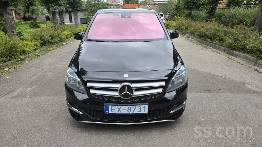 Mercedes-Benz B250 2015 photo 2