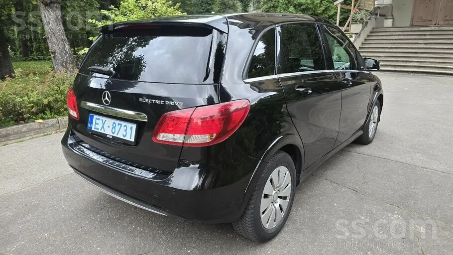 Mercedes-Benz B250 2015 photo 4