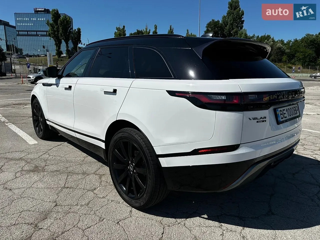 Land Rover Range Rover Velar 2019 photo 2