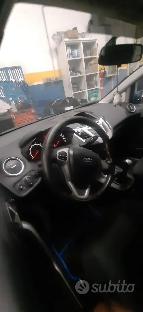 Ford Fiesta 2012 photo 3