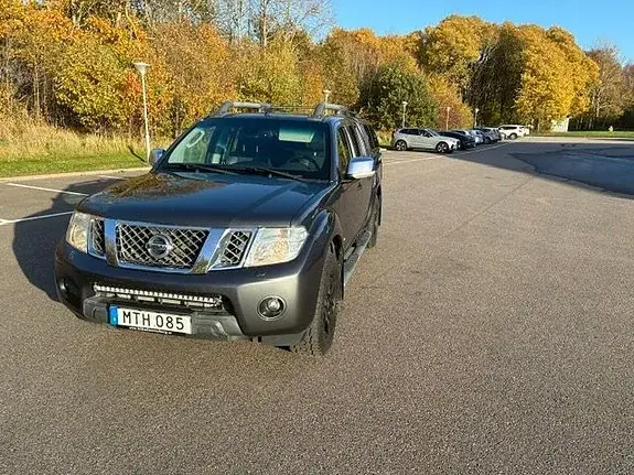 Nissan Navara 2015 photo 2