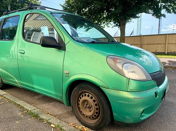 Toyota Yaris Verso 2003 photo 2