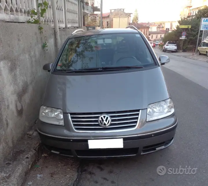 Volkswagen Sharan 2009 photo 2
