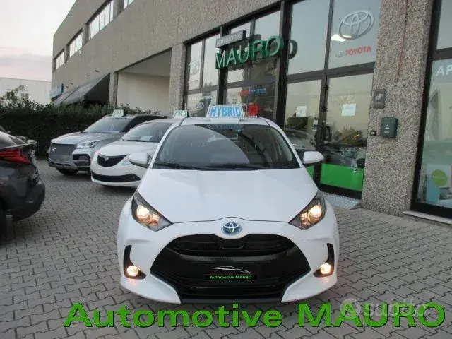Toyota Yaris 2021 photo 2