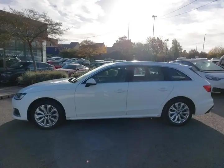 Audi A4 Avant 2024 photo 4