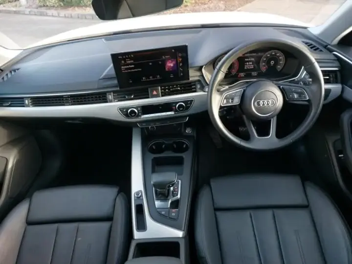 Audi A4 Avant 2024 photo 3