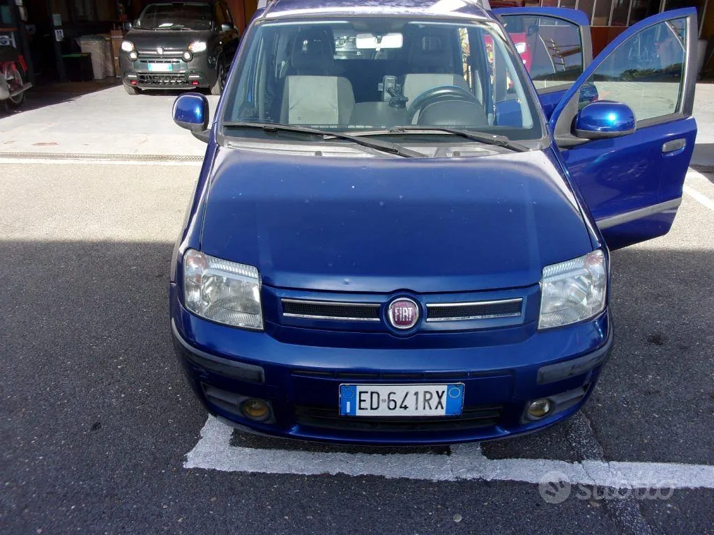 Fiat Panda 2010 photo 2