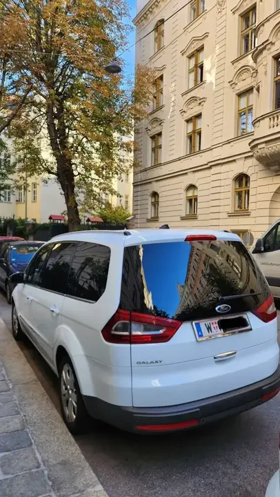 Ford Galaxy 2013 photo 3