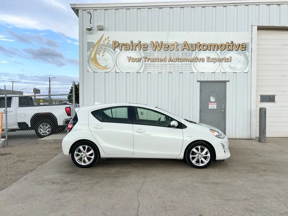Toyota Prius C 2016 photo 4