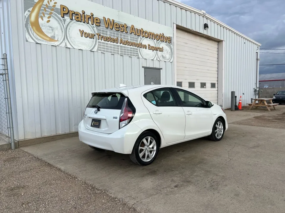 Toyota Prius C 2016 photo 5