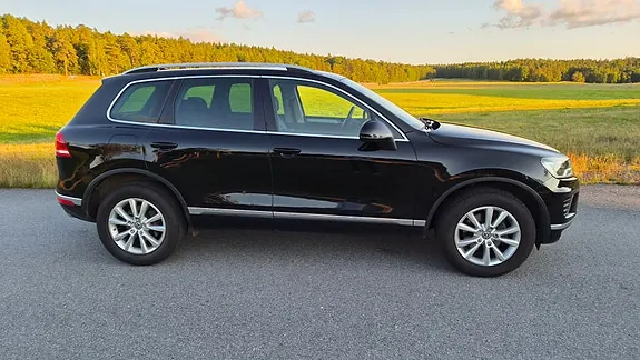 Volkswagen Touareg 2017 photo 2