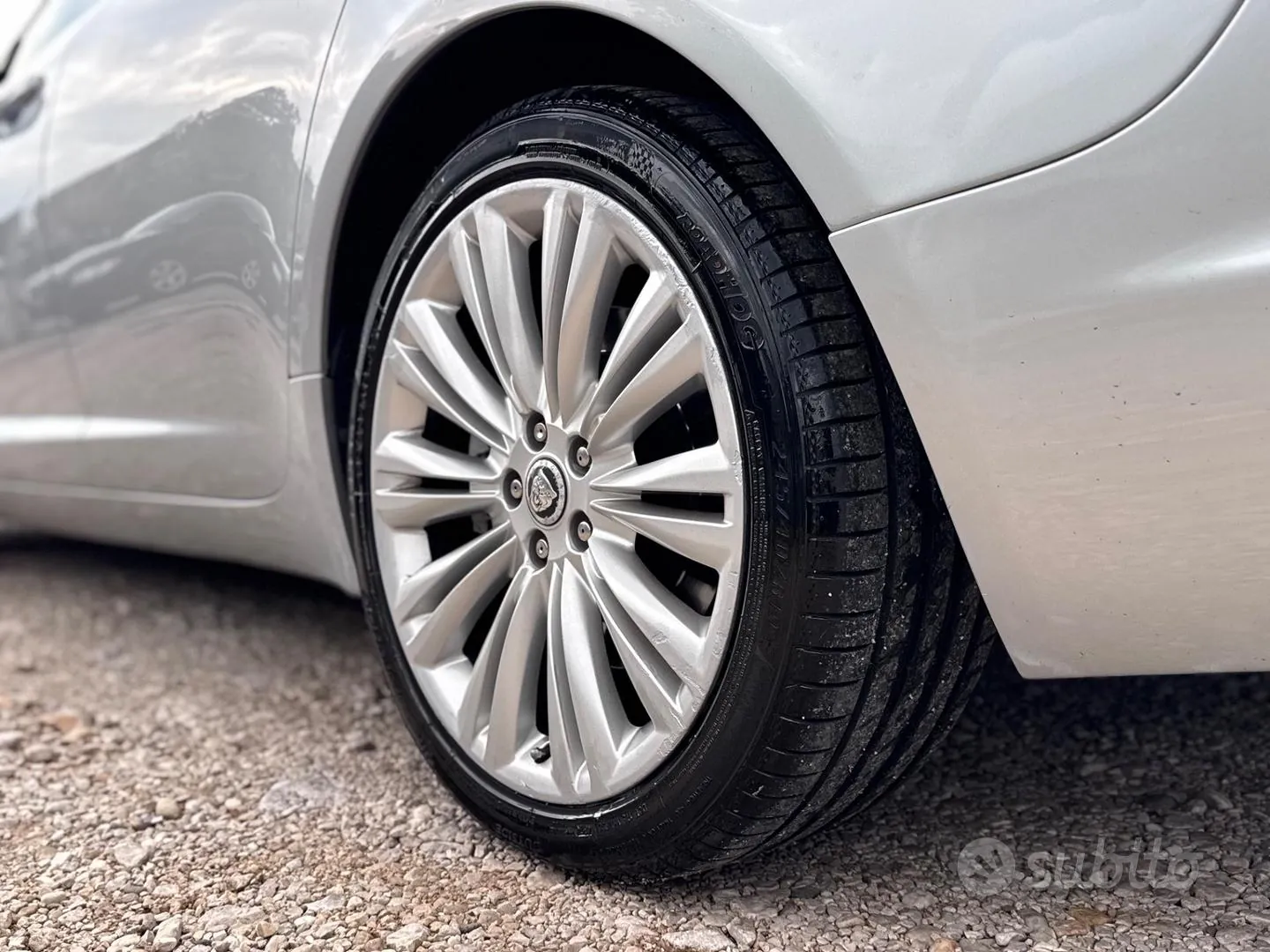 Jaguar Xf 2010 photo 5