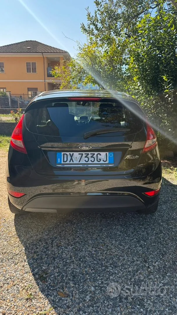 Ford Fiesta 2009 photo 2