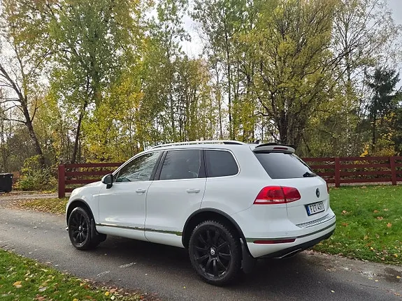 Volkswagen Touareg 2015 photo 4