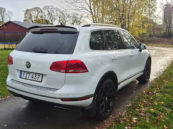Volkswagen Touareg 2015 photo 5