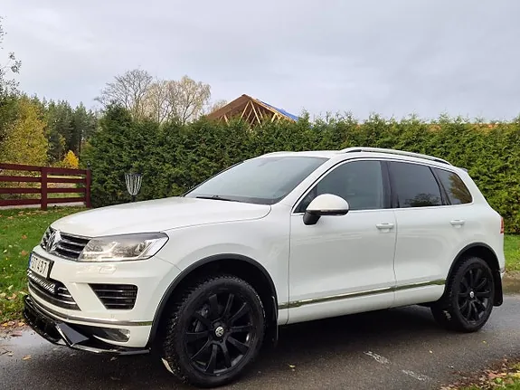 Volkswagen Touareg 2015 photo 3