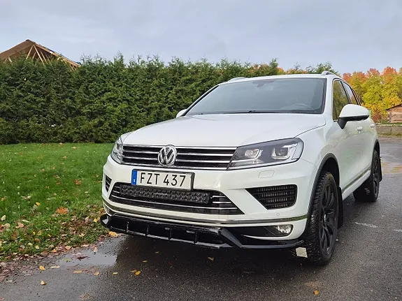 Volkswagen Touareg 2015 photo 2