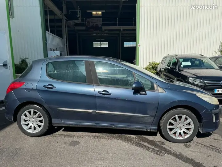 Peugeot 308 2008 photo 2