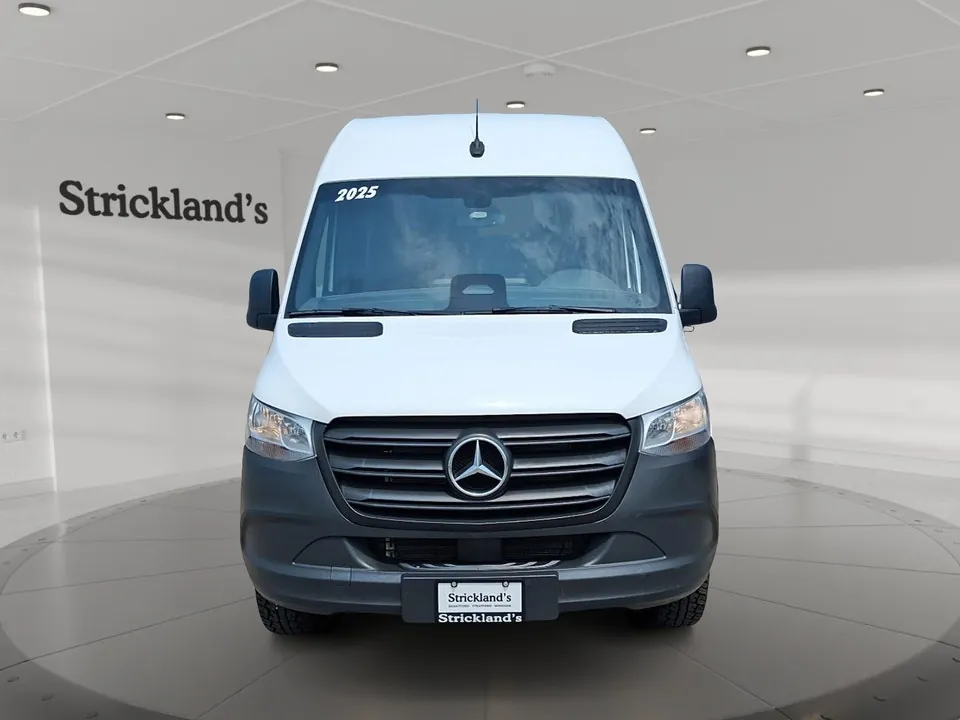 Mercedes-Benz Sprinter 2025 photo 2