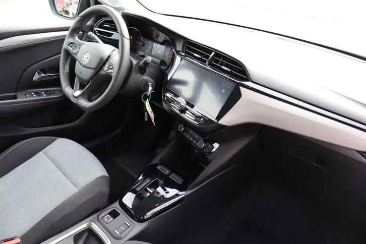 Opel Corsa 2024 photo 2