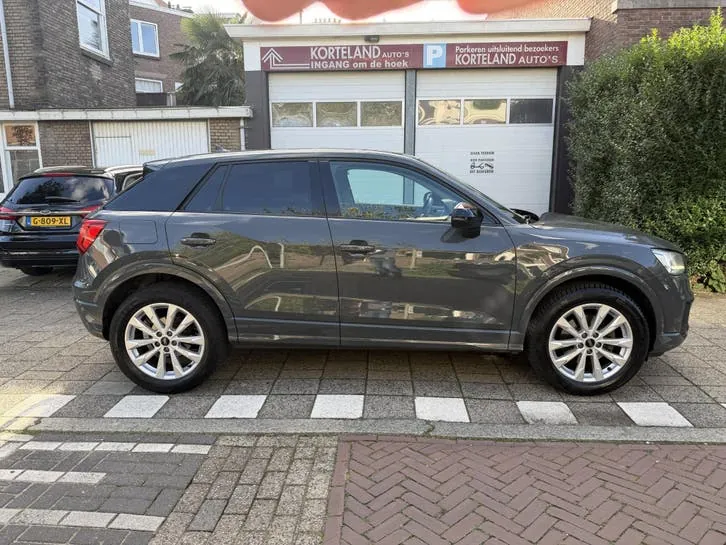 Audi Q2 2017 photo 2