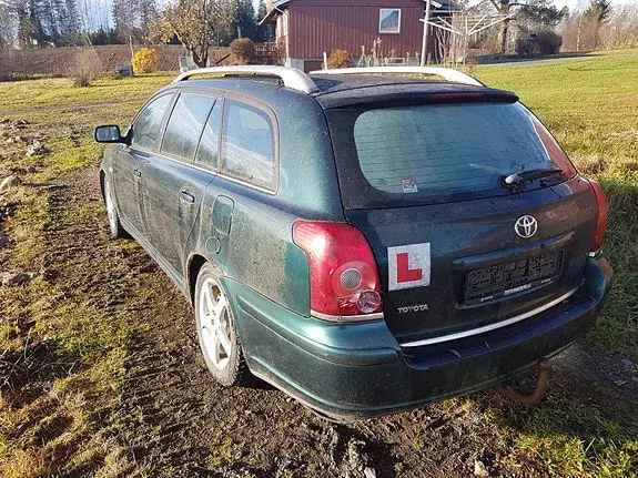 Toyota Avensis 2004 photo 2