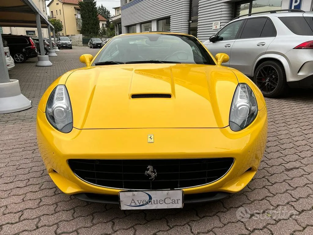 Ferrari California 2011 photo 2
