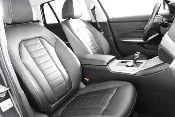 BMW 3 Series 2020 photo 3