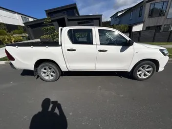 Toyota Hilux 2020 photo 2