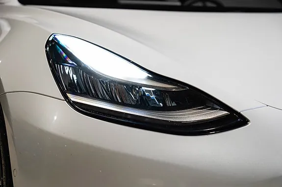 Tesla Model 3 2020 photo 4