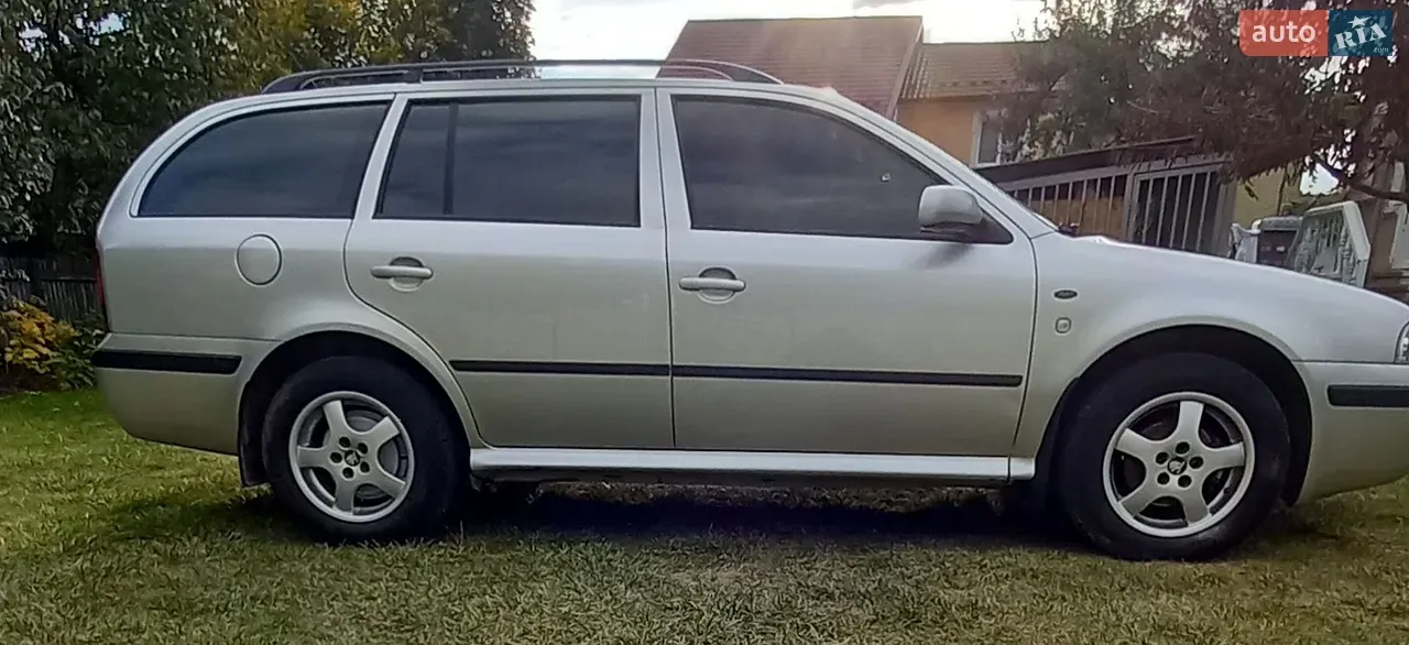 Skoda Octavia 2004 photo 4