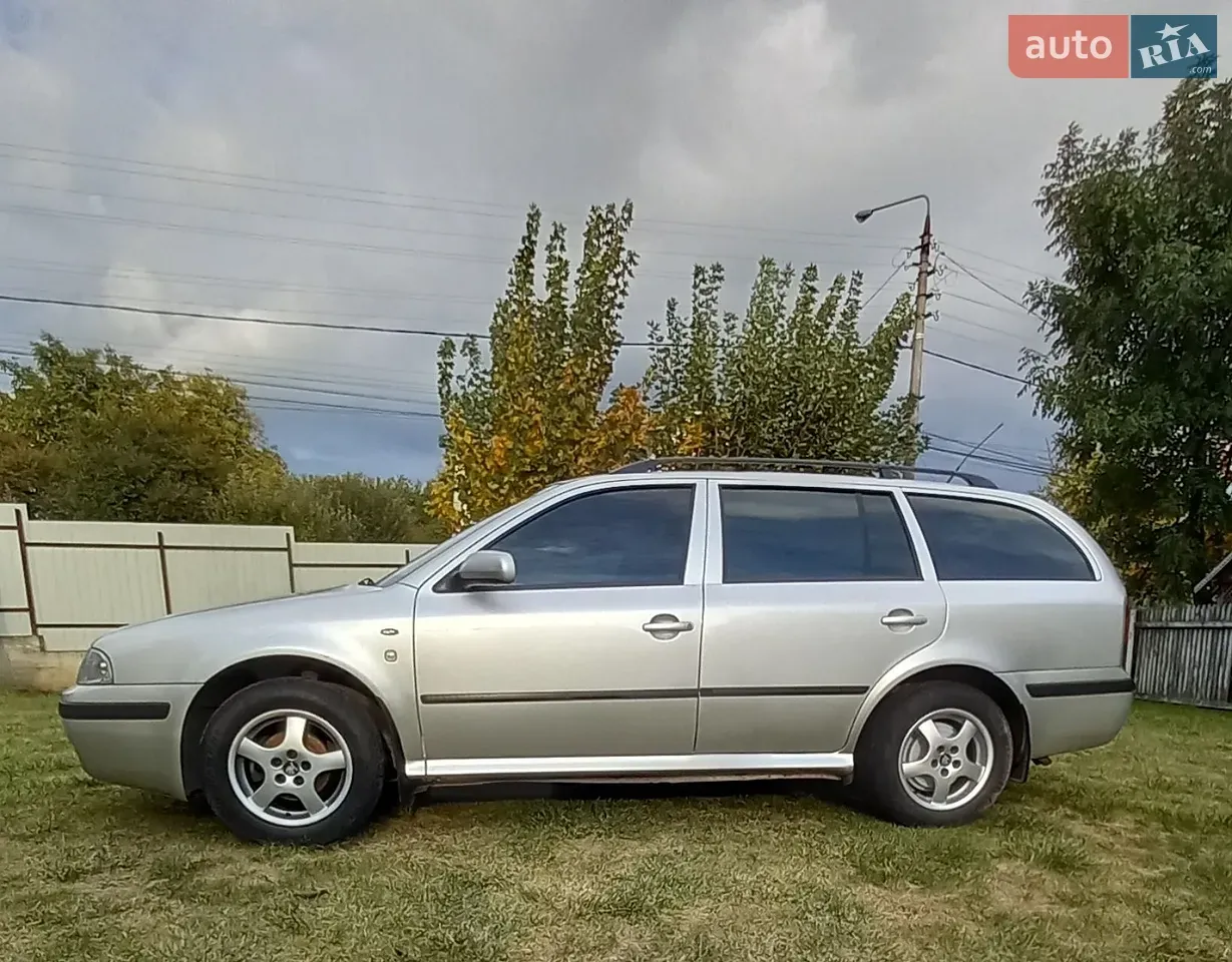 Skoda Octavia 2004 photo 2