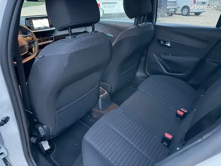 Peugeot 208 2022 photo 5