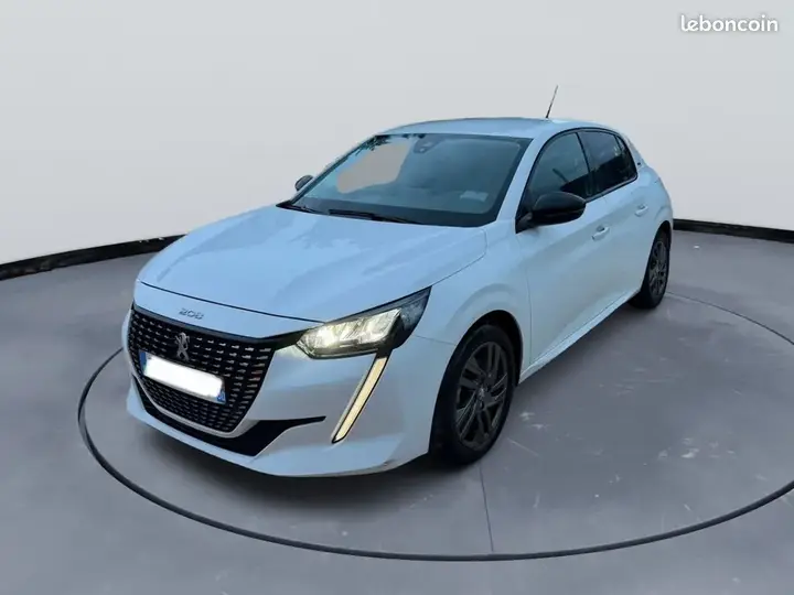 Peugeot 208 2022 photo 2