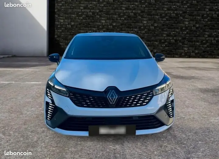 Renault Clio 2024 photo 2